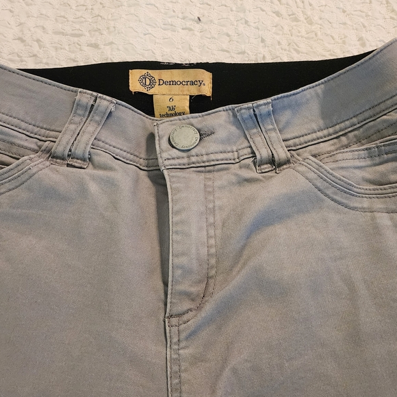 Democracy Women's Light Gray Slim-Cut Stretch Denim Pants – Size 6 - Picture 2 of 5